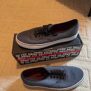 NWOT MENS VANS